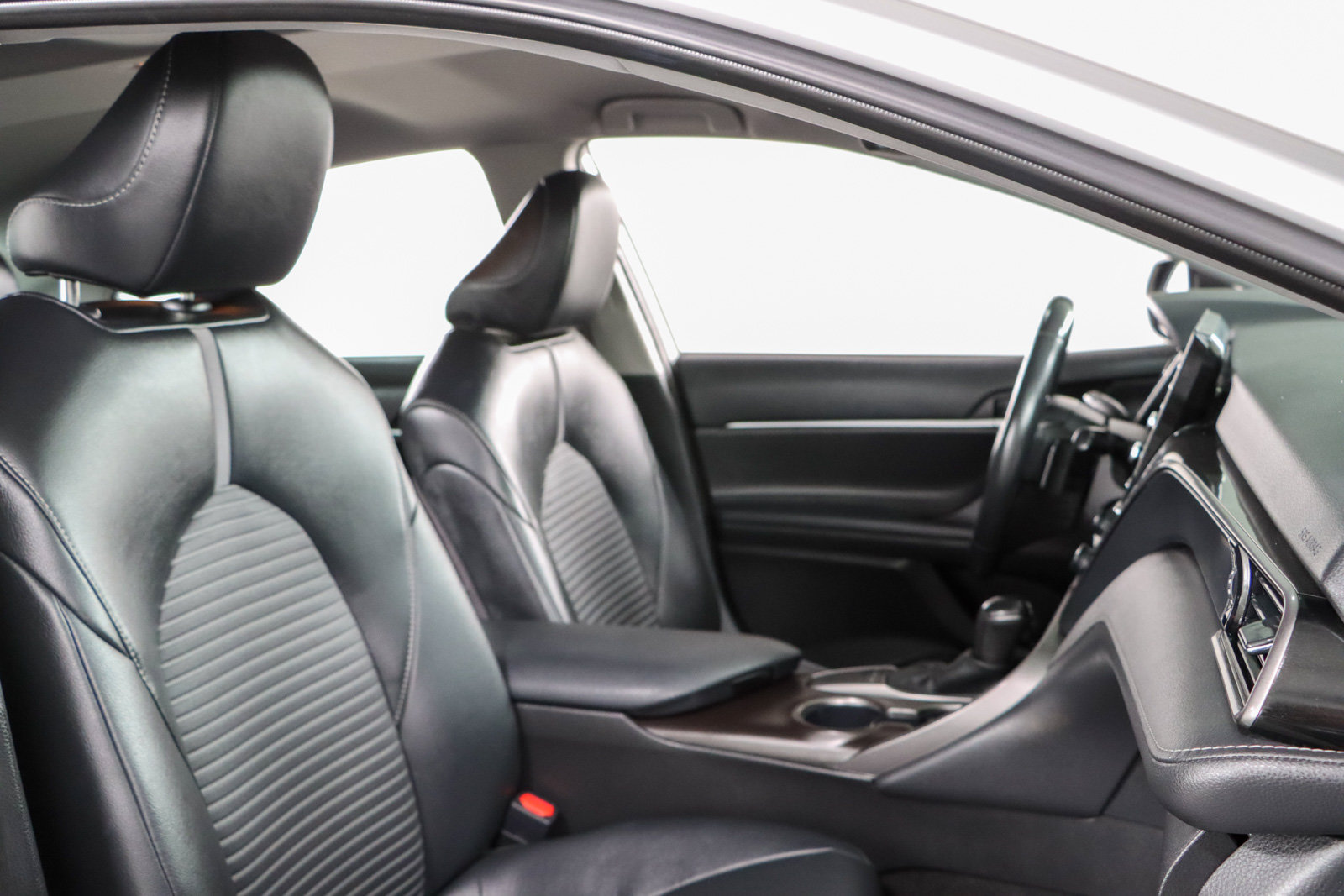 Used 2024 Toyota Camry SE FWD image 26