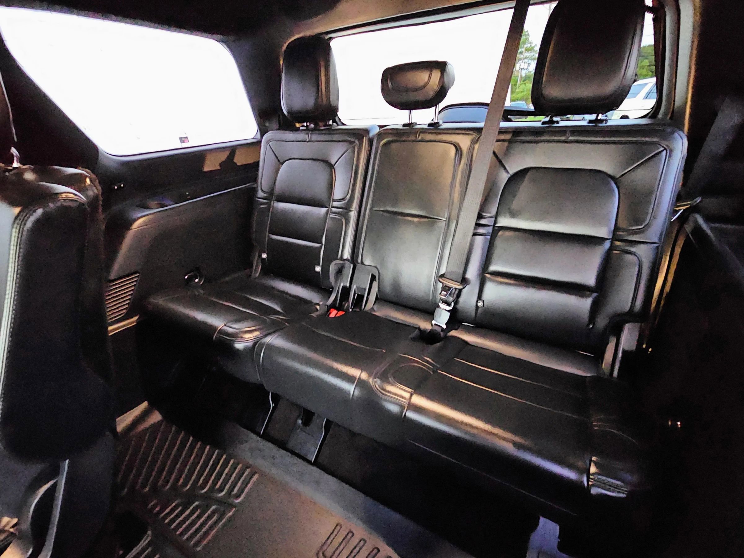 Used 2023 Lincoln Navigator 2WD image 12