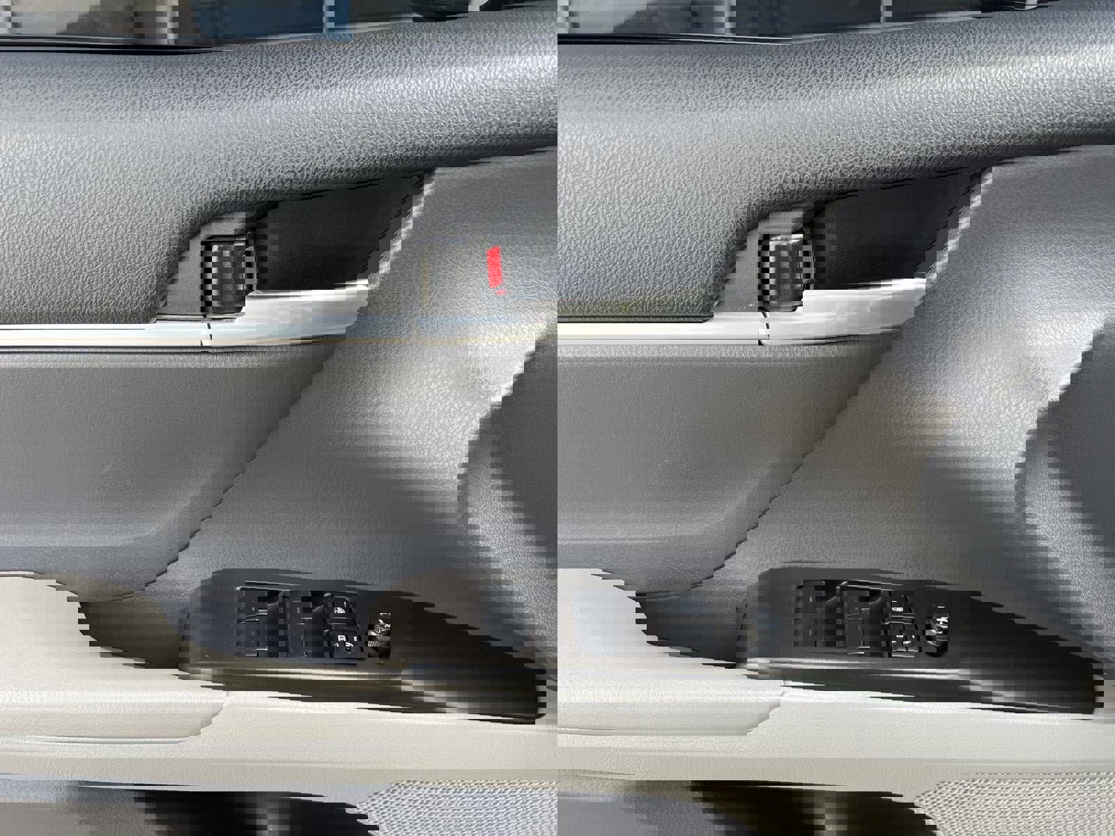 Used 2024 Toyota Camry SE image 18