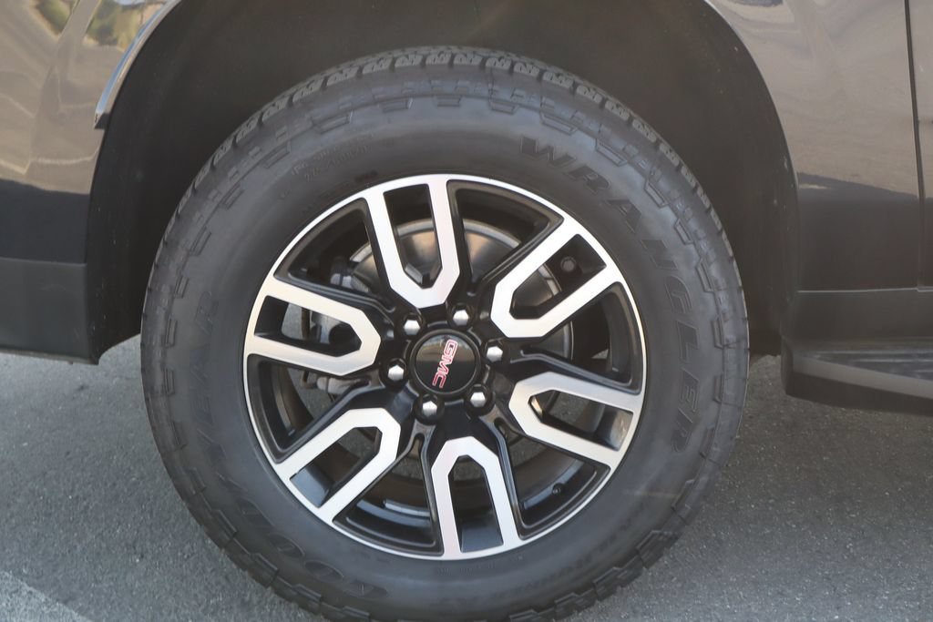 Used 2023 GMC Yukon XL AT4 w/ Max Trailering Package AWD/4WD image 11