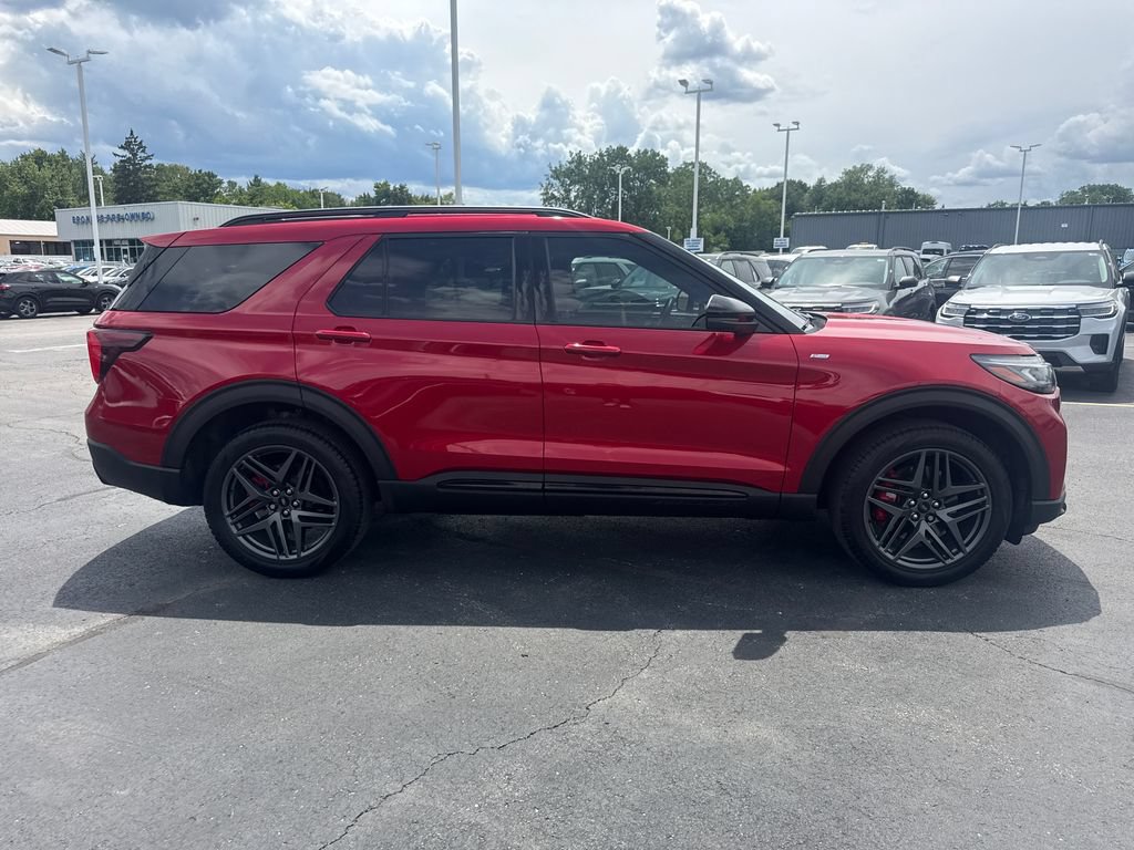 Used 2025 Ford Explorer ST-Line w/ Premium Package AWD/4WD image 6
