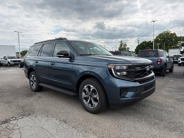 New 2027 Ford Expedition Active AWD/4WD image 2
