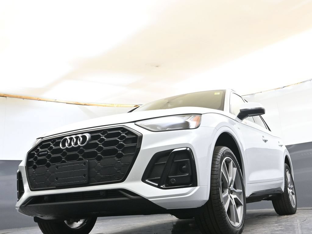 Certified 2025 Audi Q5 2.0T Premium w/ Convenience Plus Package AWD/4WD image 40