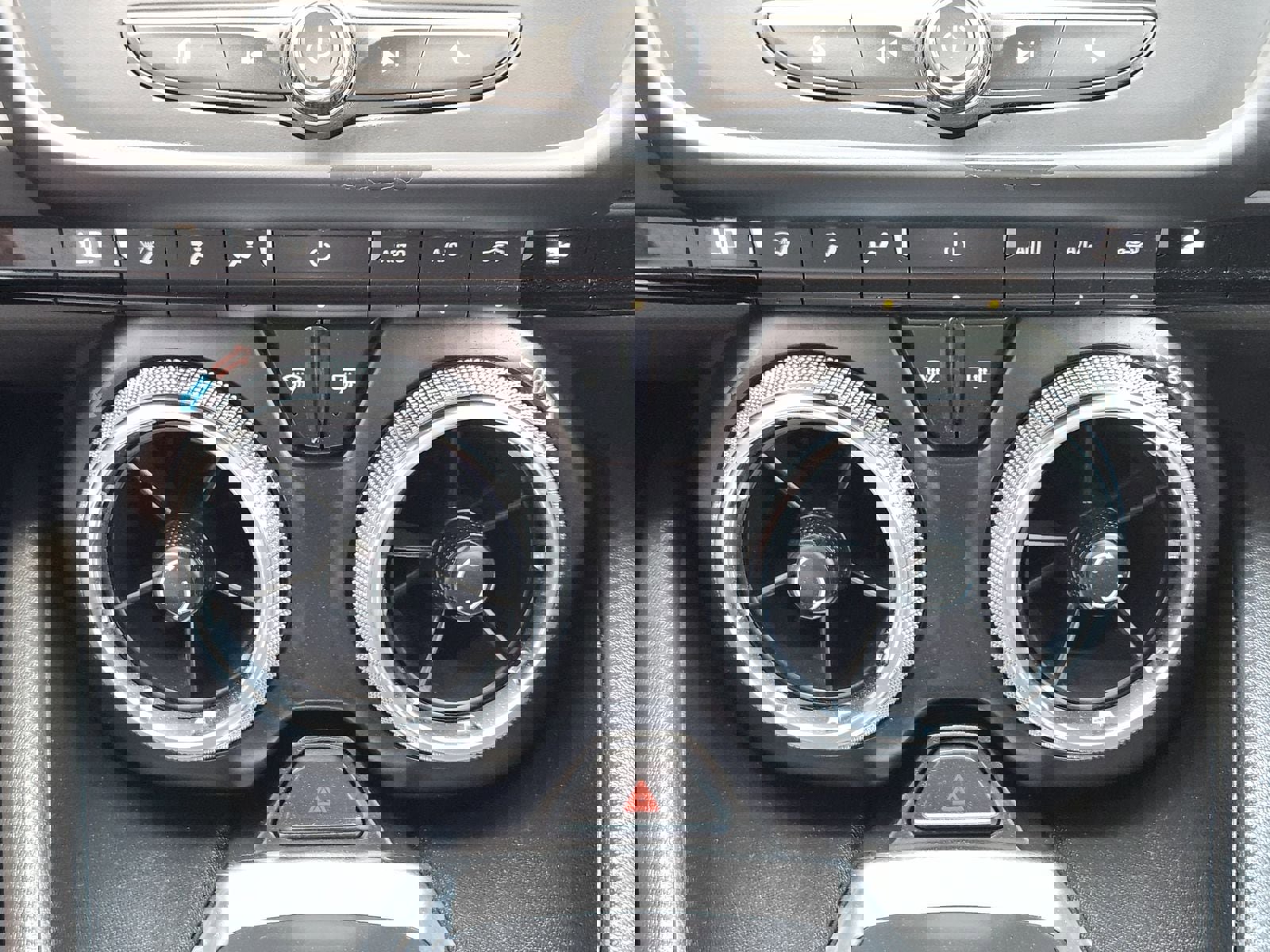 Used 2021 Chevrolet Camaro LT w/ RS Package image 28