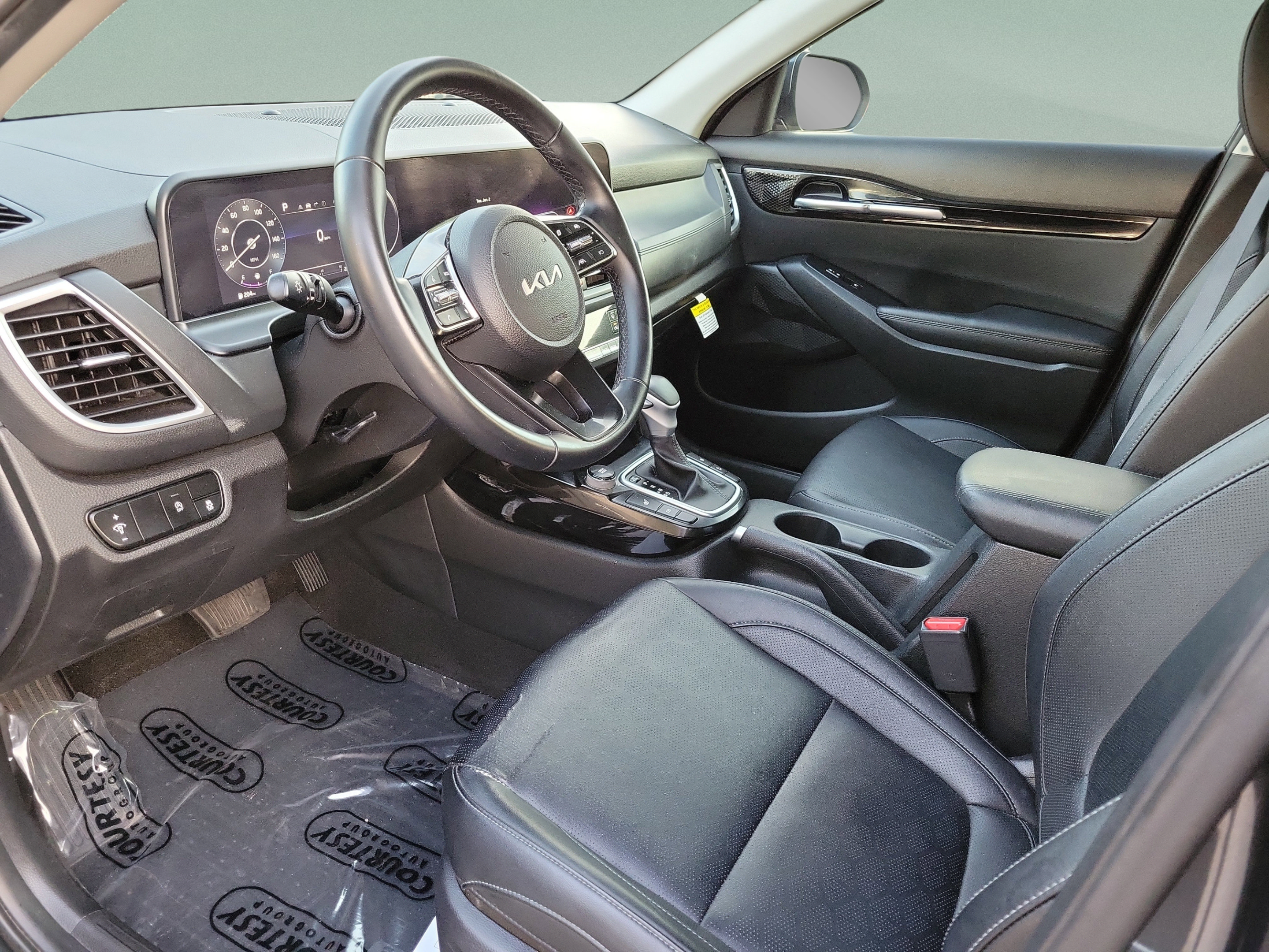 Certified 2024 Kia Seltos EX FWD image 15