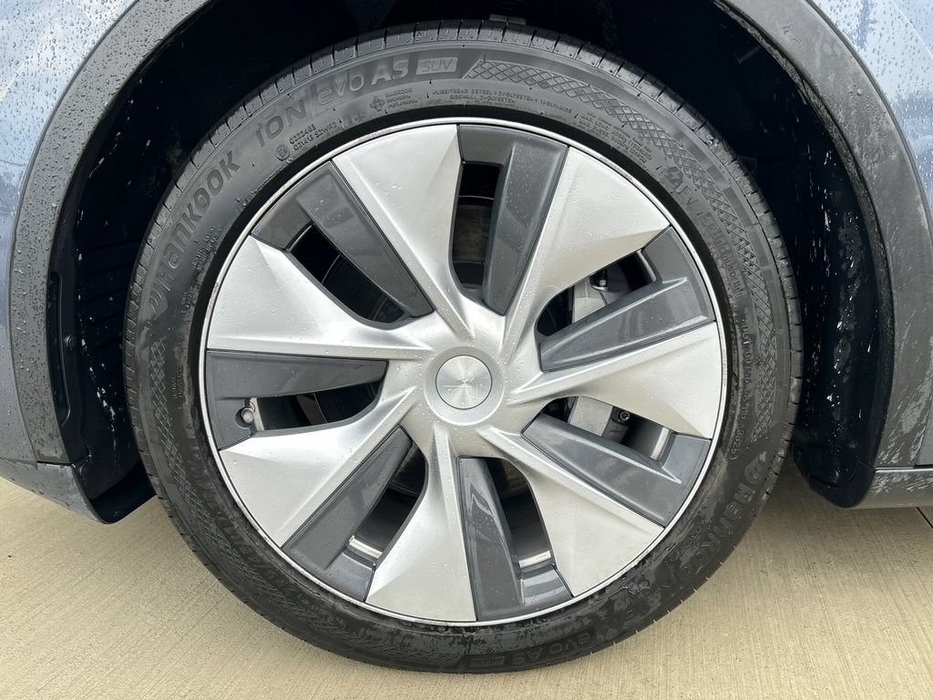 Used 2023 Tesla Model Y AWD image 26