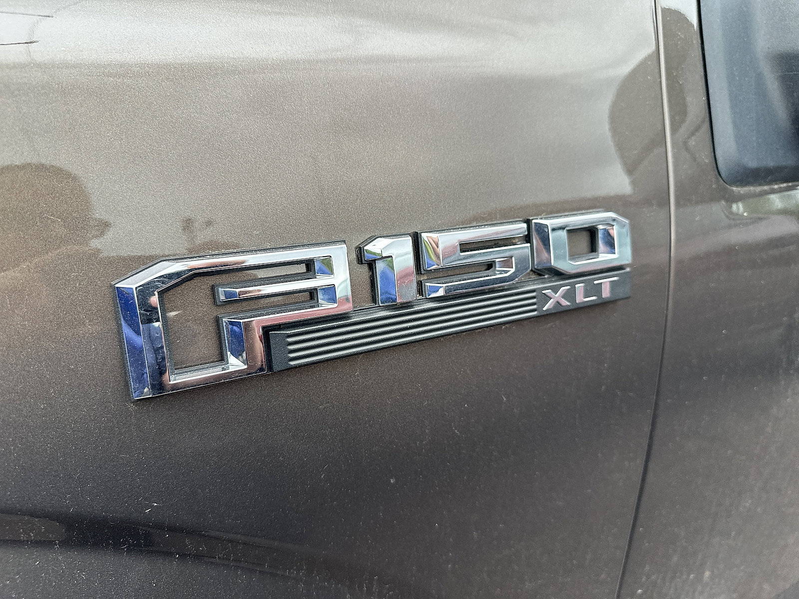 Used 2015 Ford F150 XLT w/ Equipment Group 302A Luxury AWD/4WD image 9