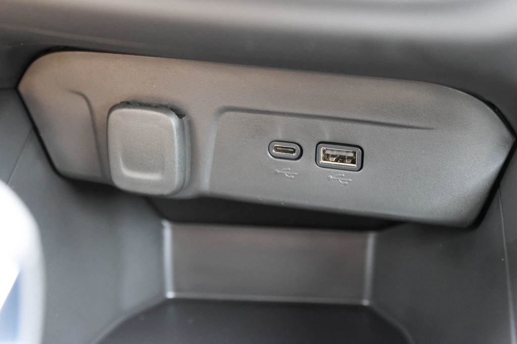 New 2026 Chevrolet Trax RS w/ Sunroof Package FWD image 17