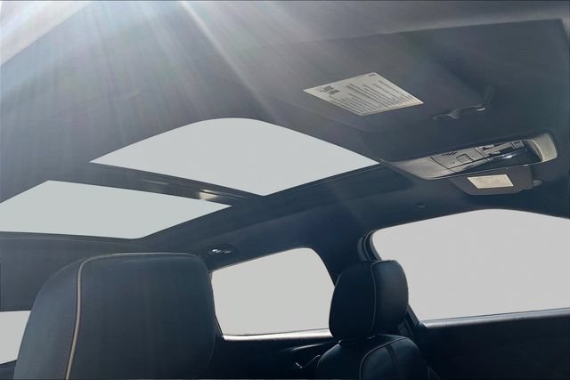 Used 2019 Chevrolet Blazer Premier w/ Sun and Wheels Package FWD image 27