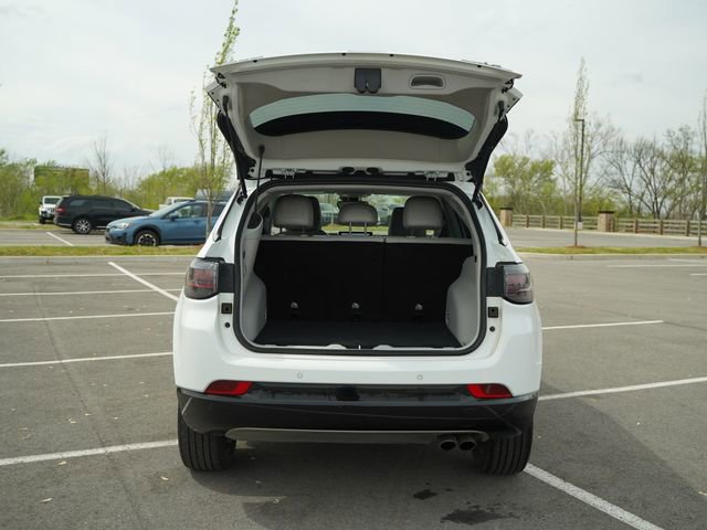 Used 2022 Jeep Compass Limited w/ Elite Group image 17