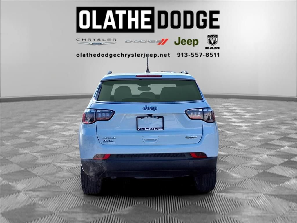 Certified 2024 Jeep Compass Latitude image 26