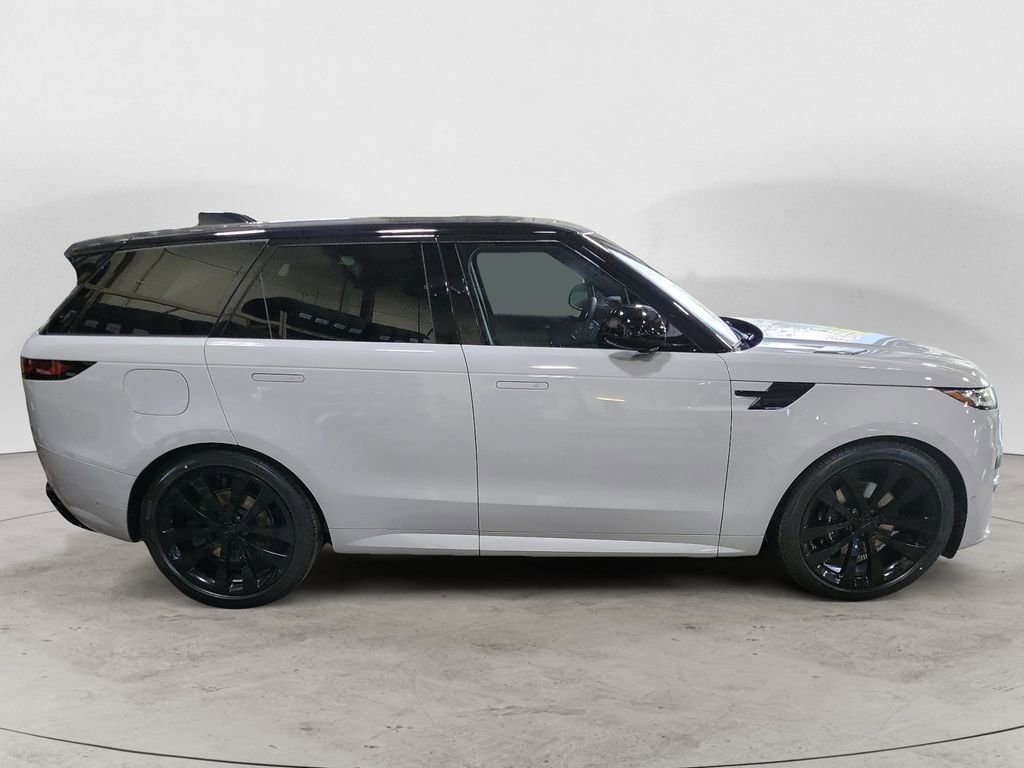 New 2026 Land Rover Range Rover Sport Dynamic SE AWD/4WD image 6