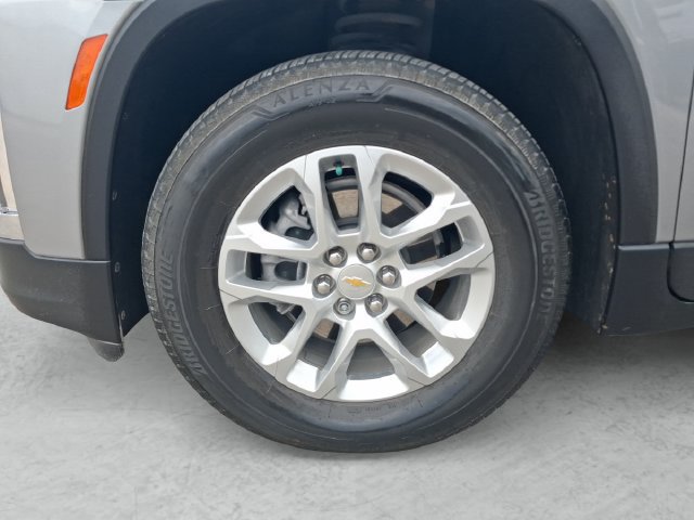 Used 2024 Chevrolet Traverse LS FWD image 29
