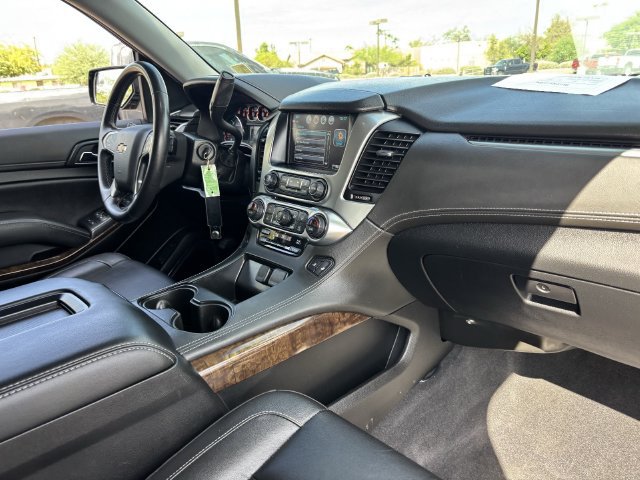 Used 2020 Chevrolet Tahoe LT w/ Off-Road Package AWD/4WD image 12