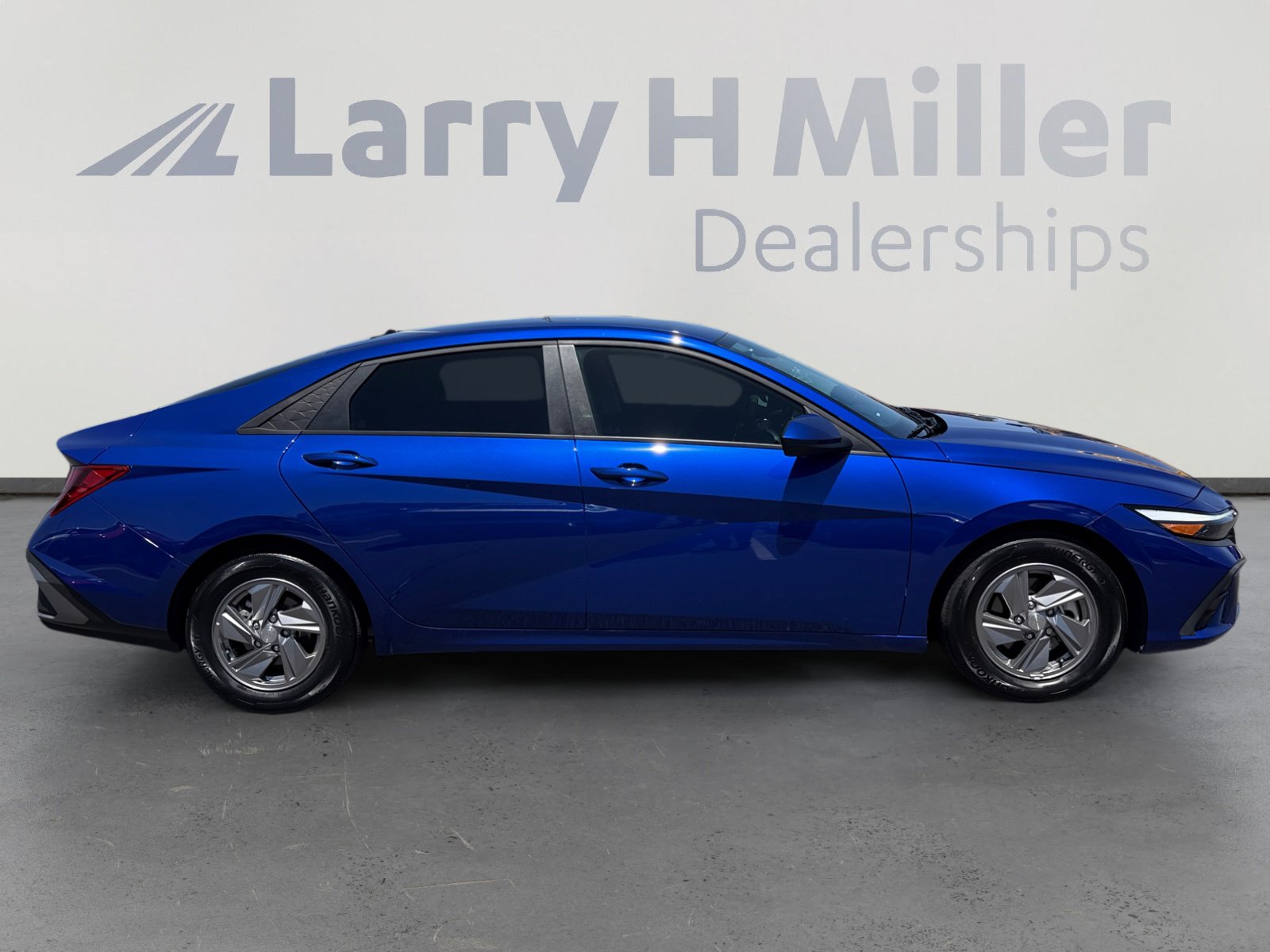 Certified 2025 Hyundai Elantra Sport FWD image 6