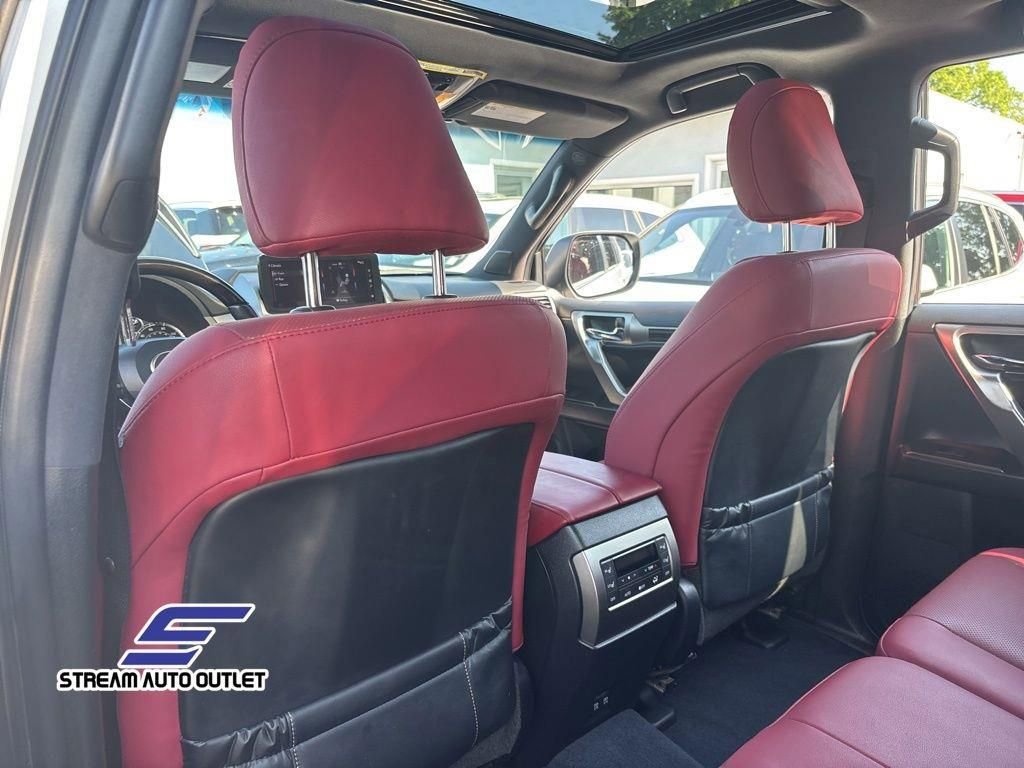 Used 2023 Lexus GX 460 Premium w/ Premium Package image 18
