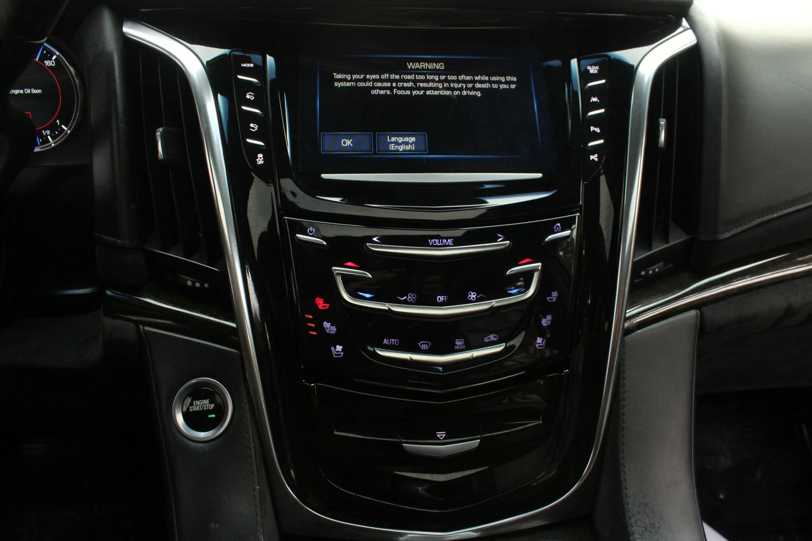 Used 2017 Cadillac Escalade ESV Platinum AWD/4WD image 30