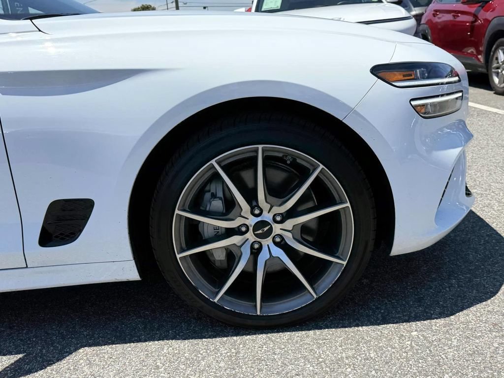 Certified 2025 Genesis G70 2.5T AWD/4WD image 9