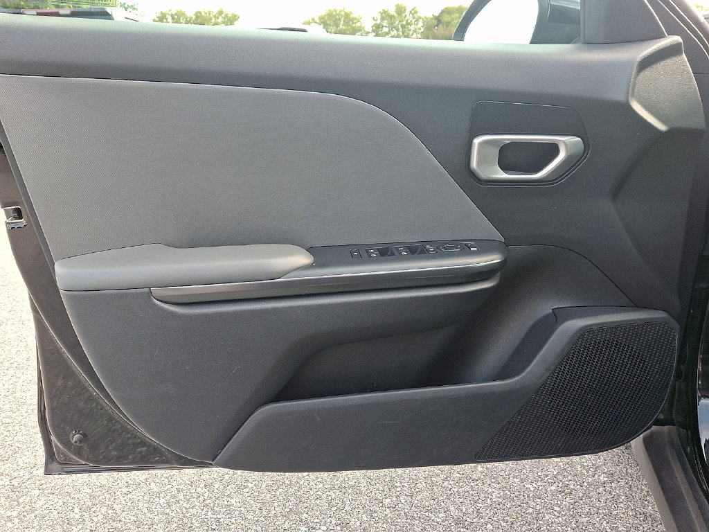 Used 2025 Kia K4 FWD image 14
