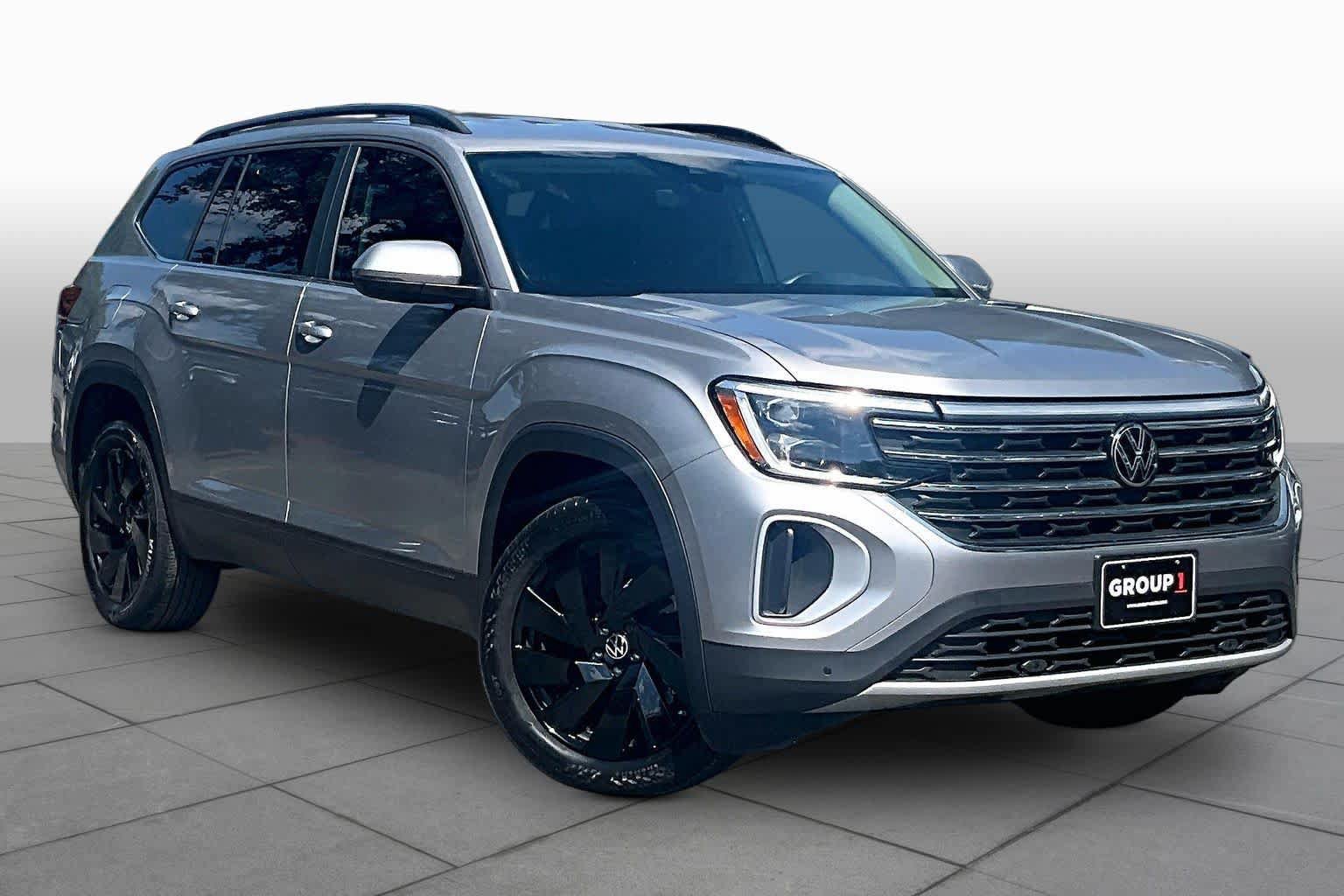 Used 2024 Volkswagen Atlas SE FWD image 3