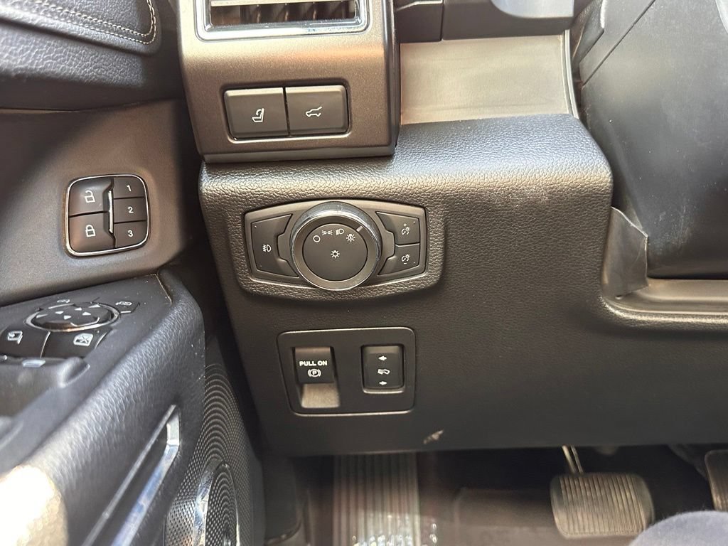 Used 2021 Ford Expedition Limited AWD/4WD image 35