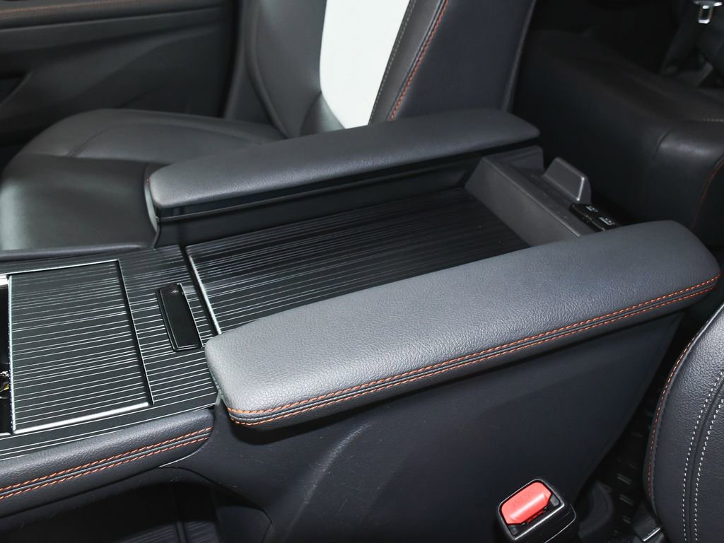 Used 2024 Toyota Sienna XSE image 36