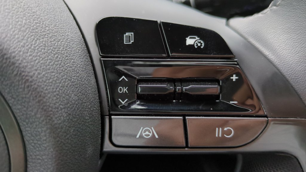 Certified 2026 Hyundai Elantra Sport FWD image 18