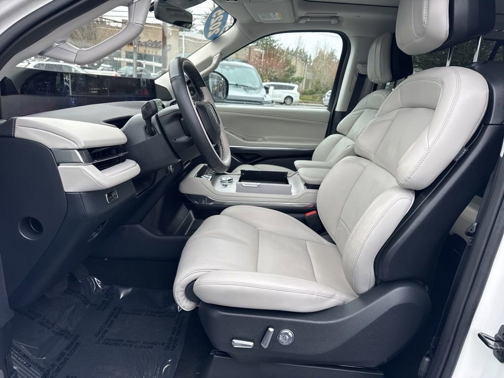 Used 2025 Lincoln Navigator L Reserve AWD/4WD image 21