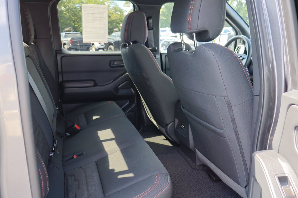 Used 2026 Nissan Frontier PRO-4X AWD/4WD image 18