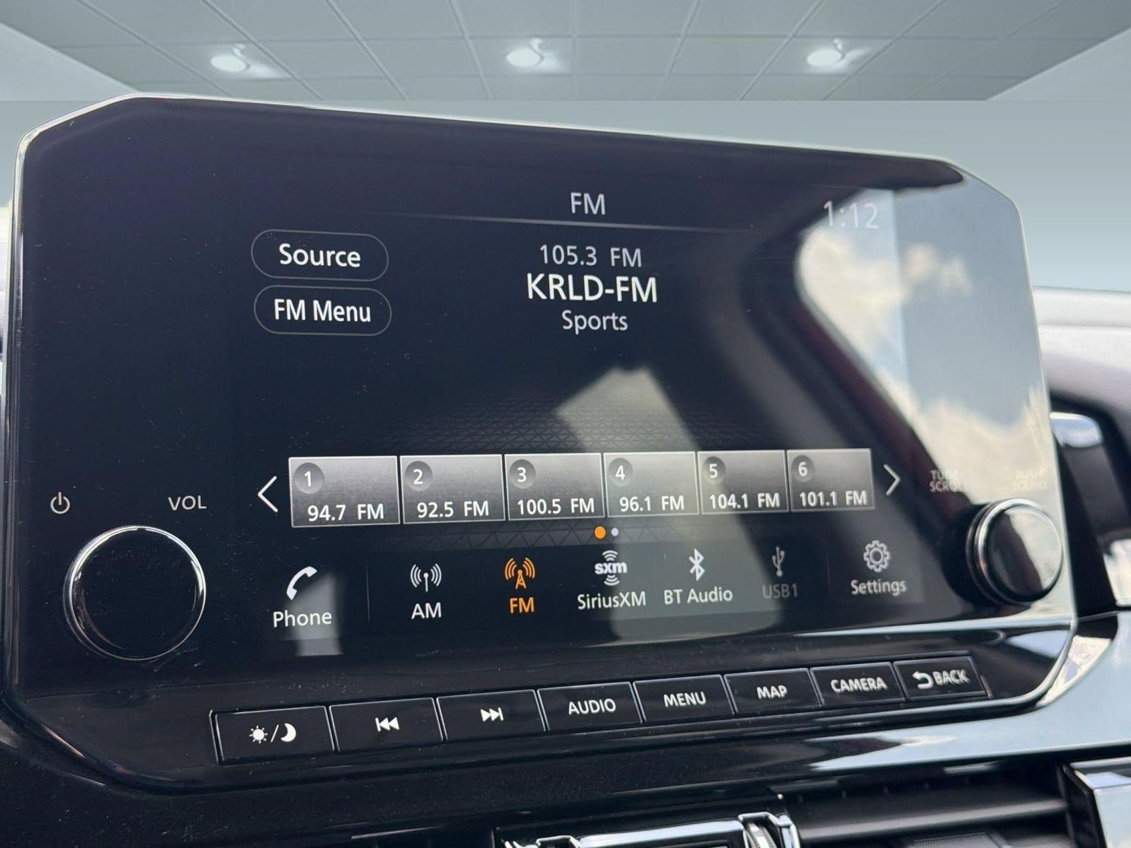 Used 2025 Nissan Pathfinder SL AWD/4WD image 21
