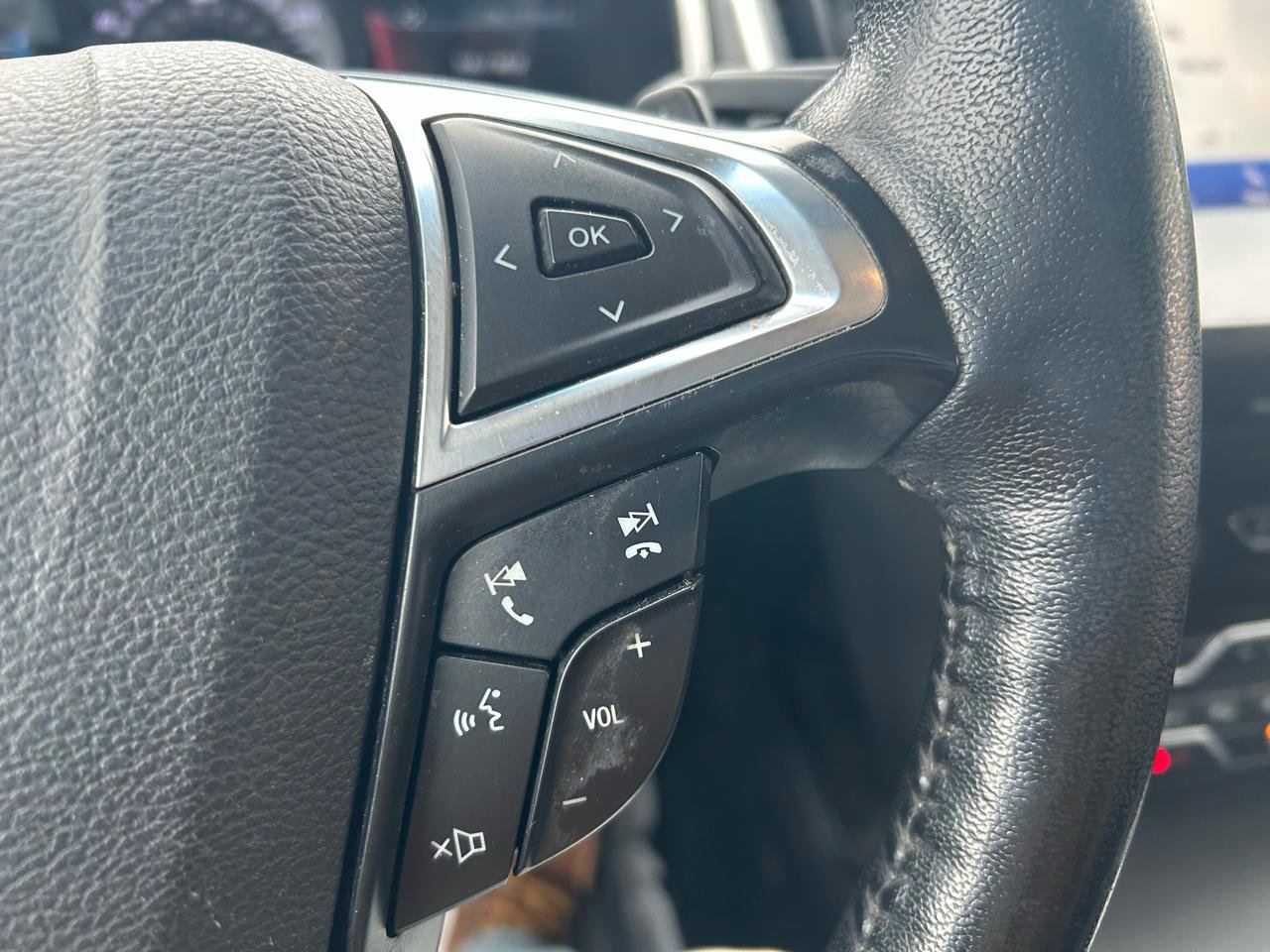 Used 2019 Ford Edge SEL w/ Equipment Group 201A image 19