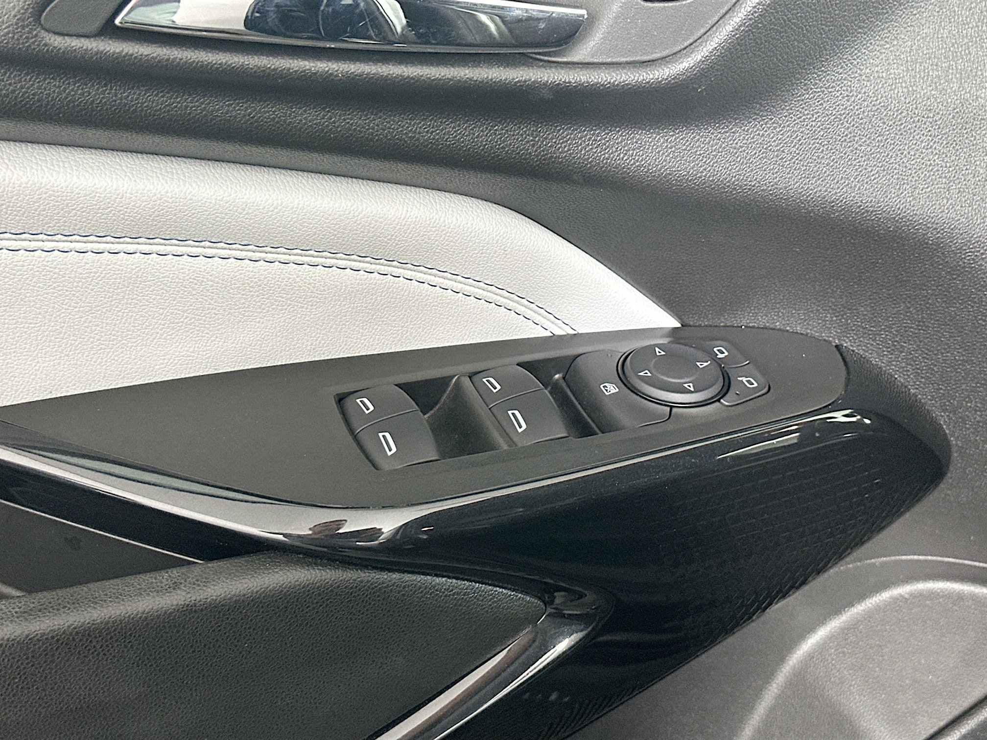 Used 2025 Chevrolet Trax LT image 15