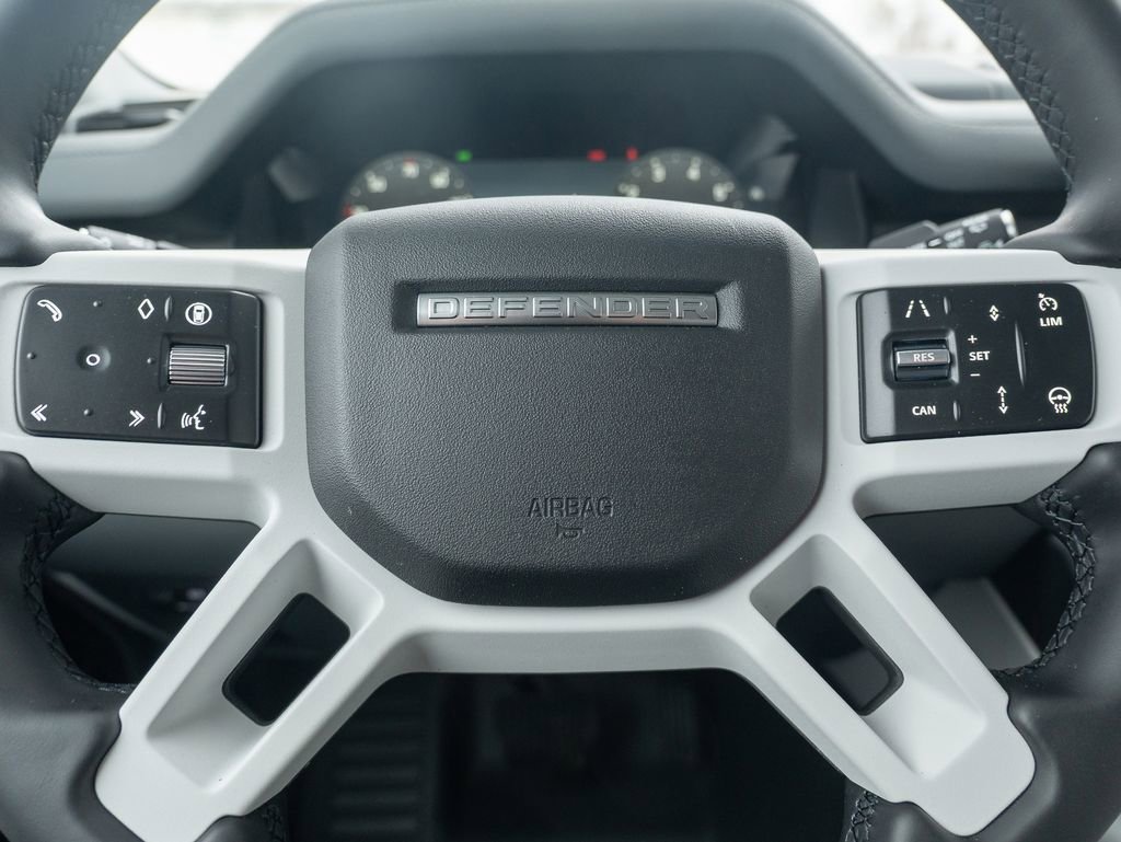 New 2026 Land Rover Defender 110 X-Dynamic SE image 14