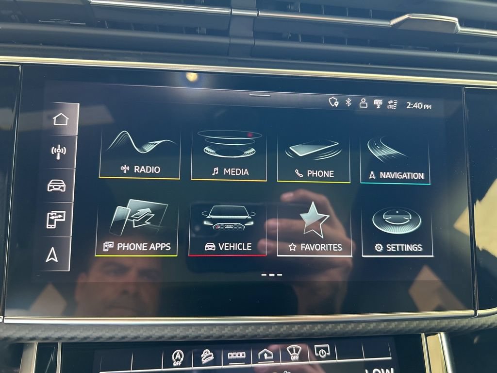 Used 2022 Audi RS Q8 AWD/4WD image 40