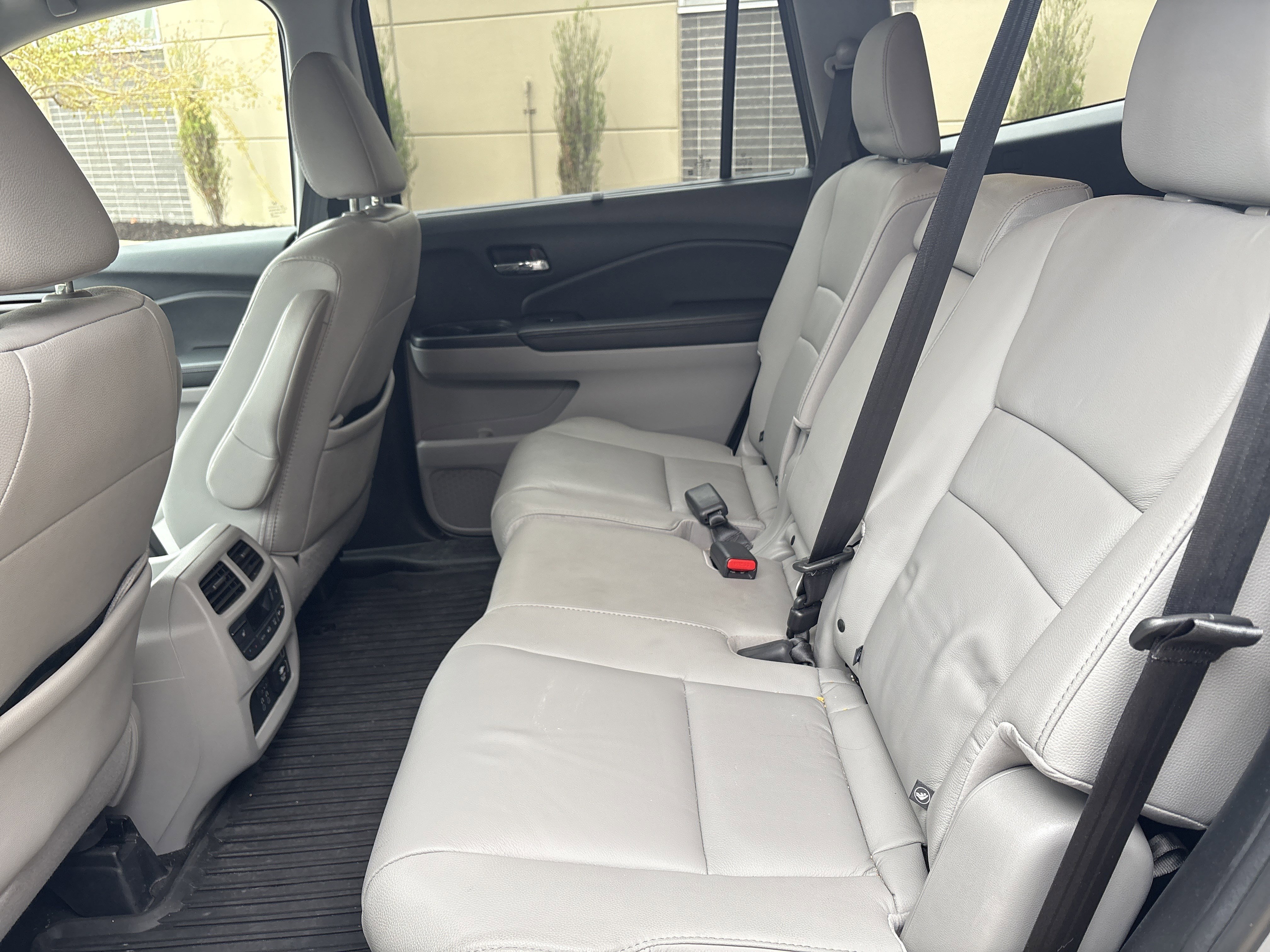 Used 2021 Honda Pilot Touring image 31