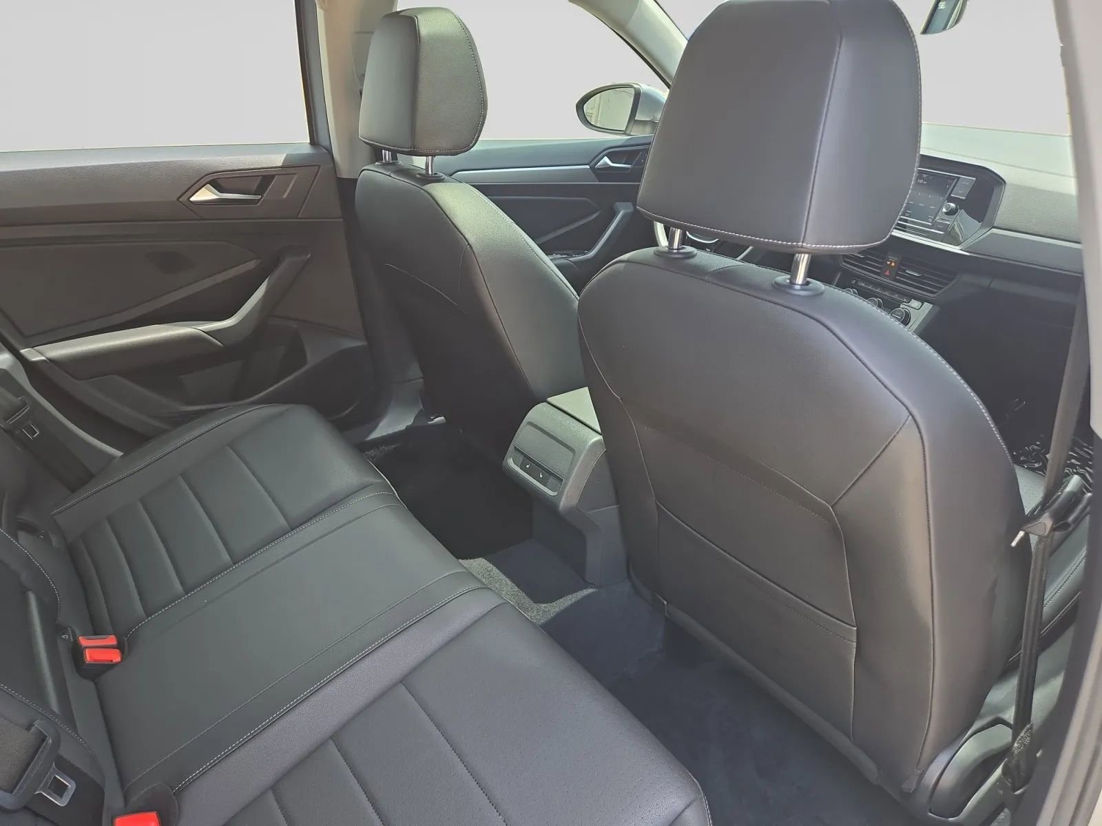 Used 2021 Volkswagen Jetta SE w/ SE Cold Weather Package FWD image 32
