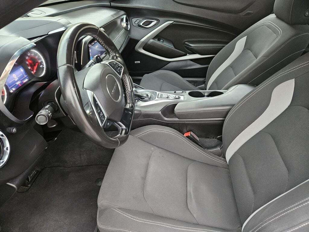 Used 2022 Chevrolet Camaro LT w/ Technology Package RWD image 9