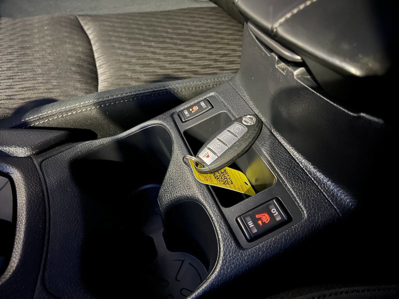 Used 2017 Nissan Rogue SV image 13