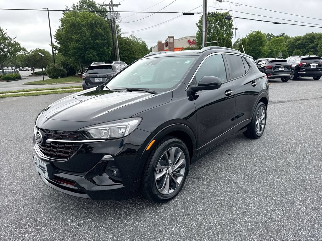 Certified 2023 Buick Encore GX Select w/ Sport Touring Package FWD image 3