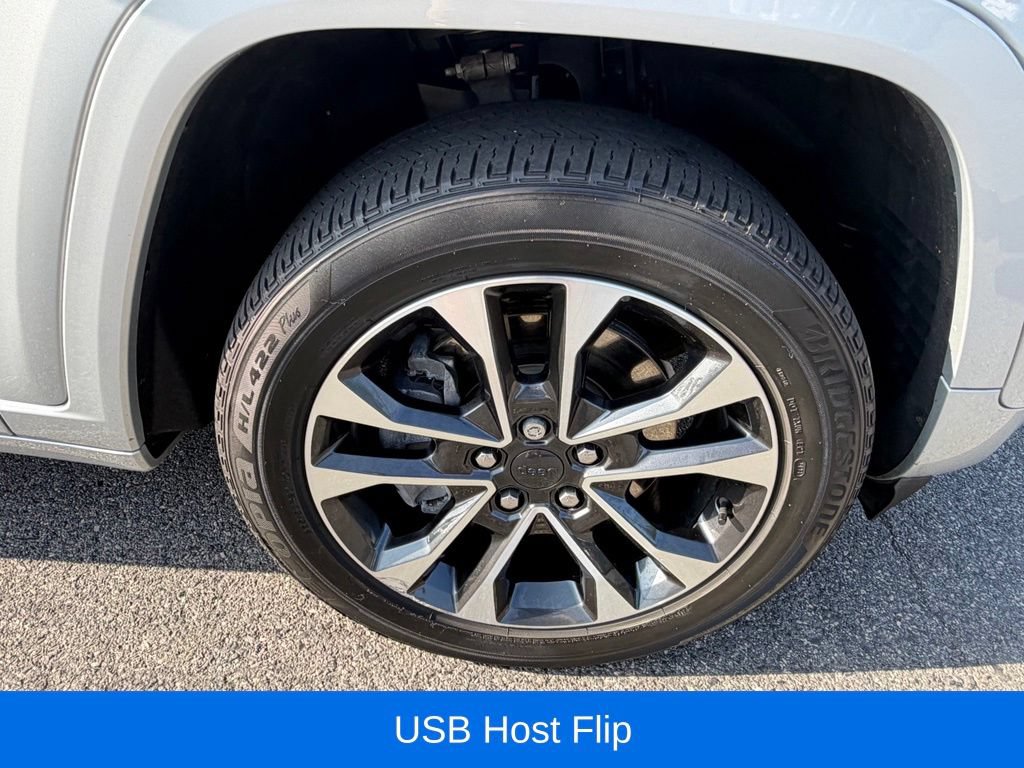 Certified 2021 Jeep Grand Cherokee L Overland w/ Luxury Tech Group IV AWD/4WD image 16