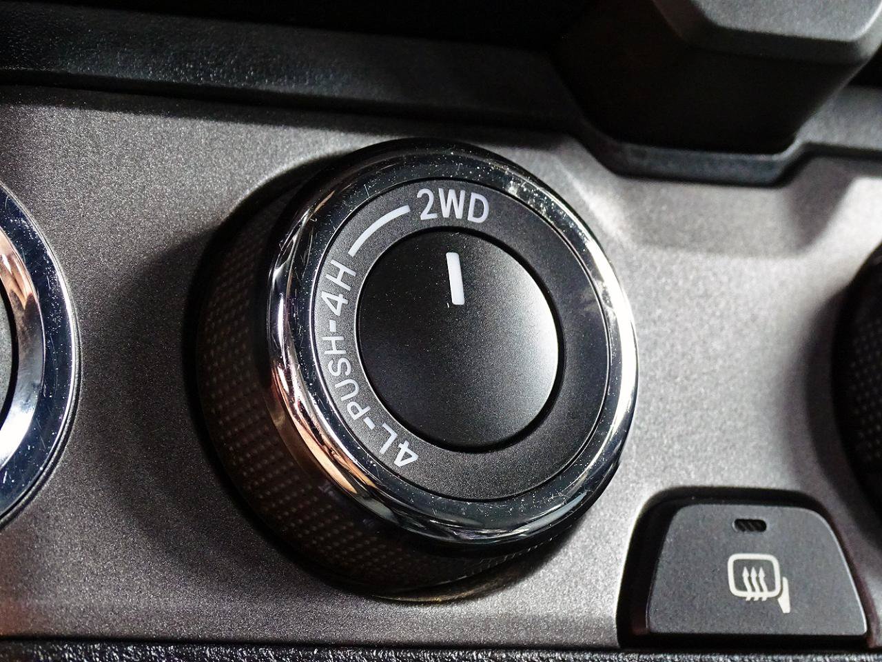 Used 2019 Toyota Tacoma TRD Sport w/ Technology Package AWD/4WD image 28