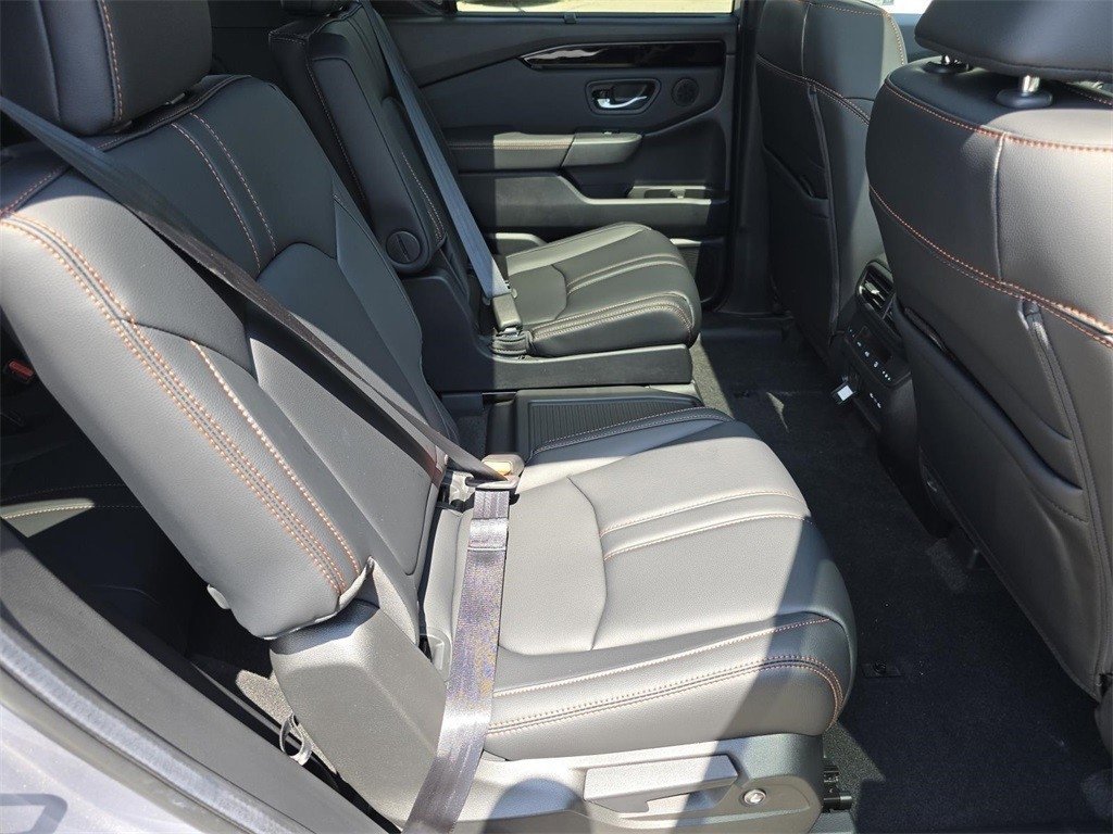 New 2025 Honda Pilot TrailSport image 25