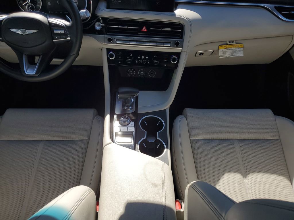 Used 2025 Genesis G70 2.5T image 22
