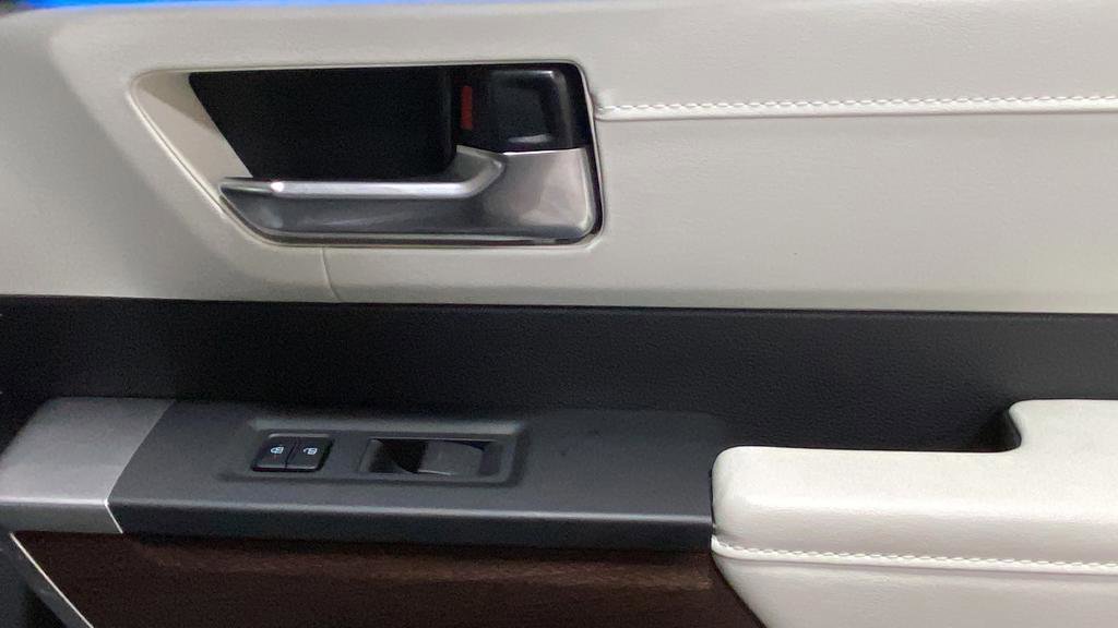 Used 2024 Toyota Sequoia Capstone image 21