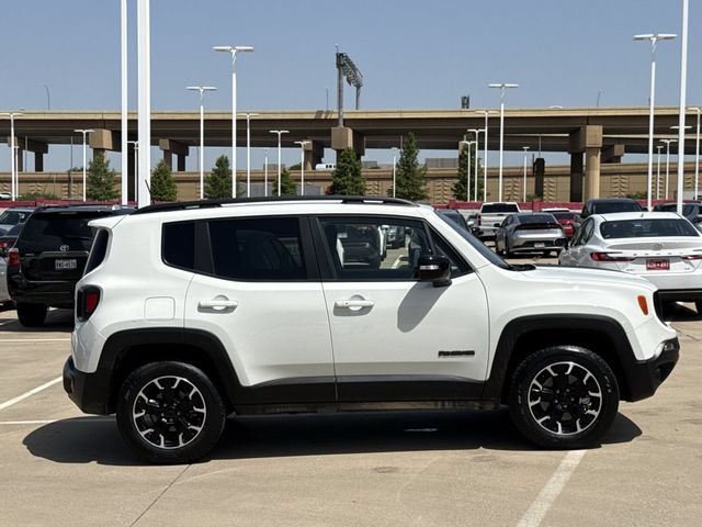 Used 2023 Jeep Renegade Latitude AWD/4WD image 3