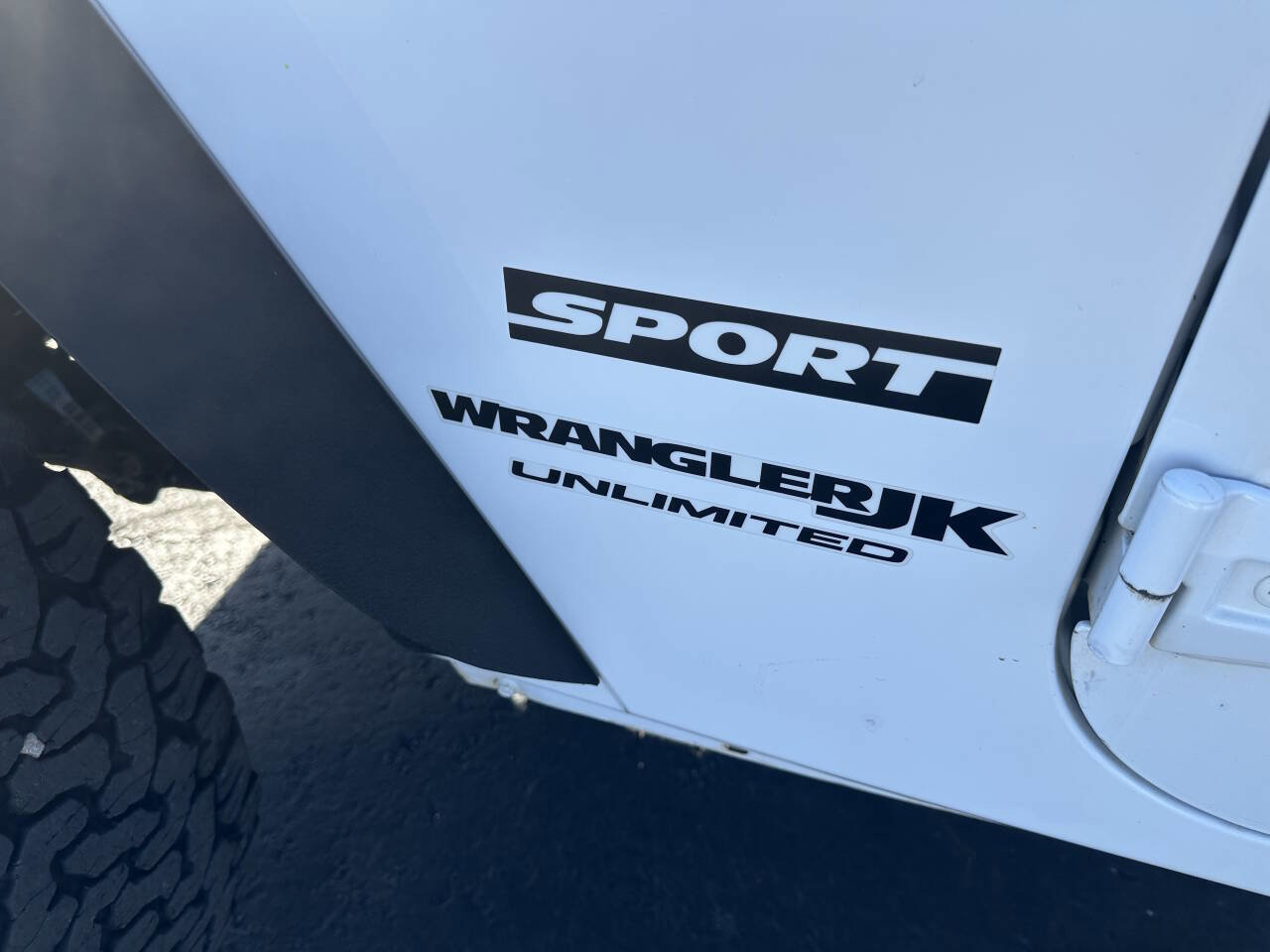 Used 2018 Jeep Wrangler Unlimited Sport w/ Connectivity Group image 11