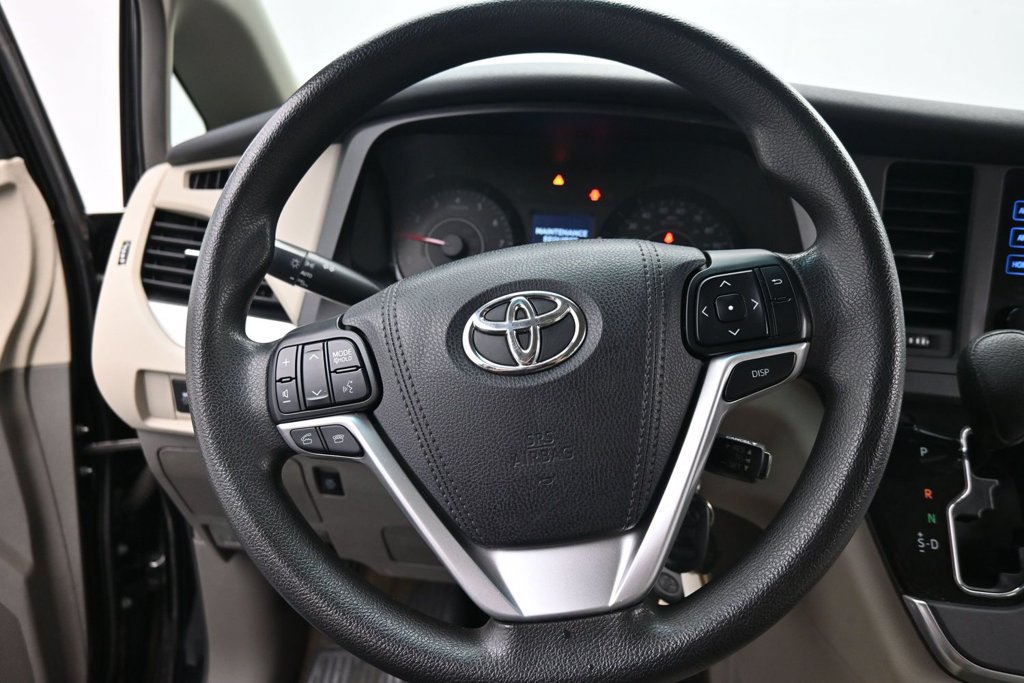Used 2017 Toyota Sienna LE FWD image 20