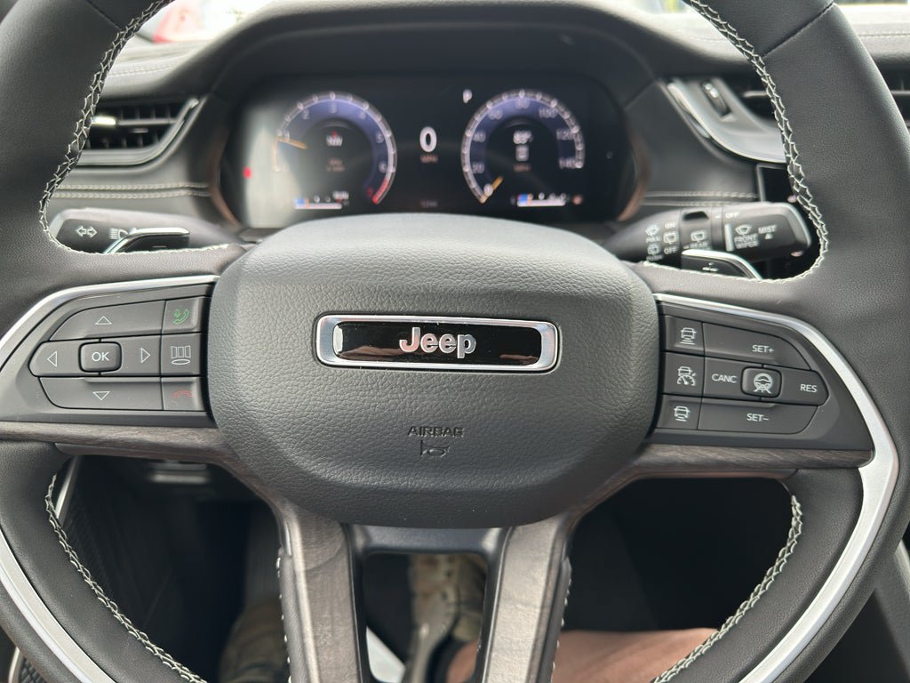 New 2026 Jeep Grand Cherokee Limited w/ Limited Altitude Package RWD image 12