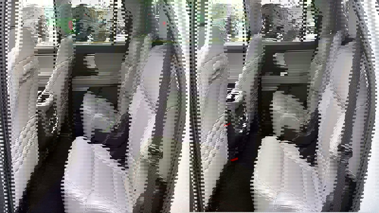 Used 2025 Ford Expedition Active image 24