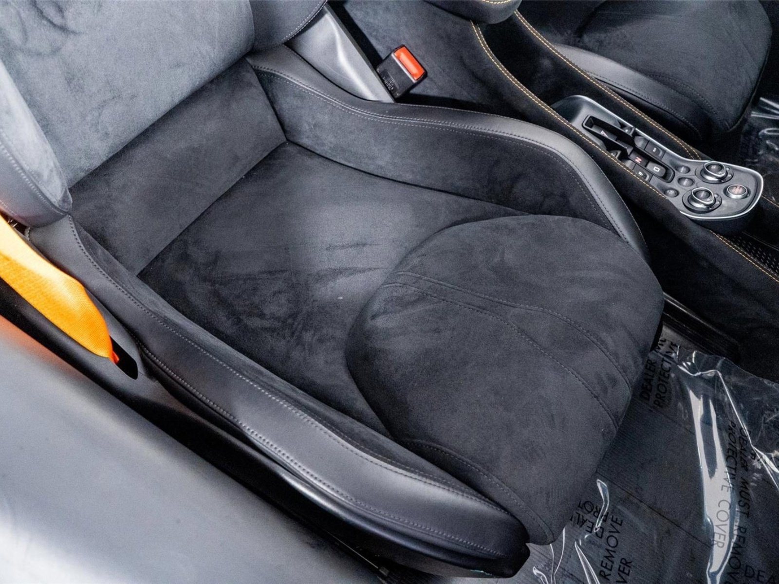 Used 2020 McLaren 600LT Spider RWD image 33